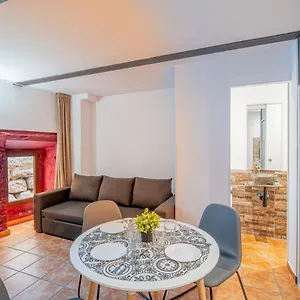 1 En La Muralla Romana Junto A La Catedral Apartamento